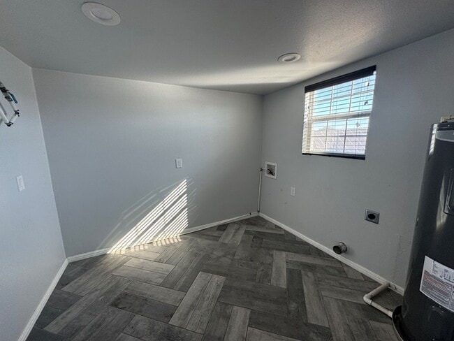 Building Photo - 2700 Cumberland Rd