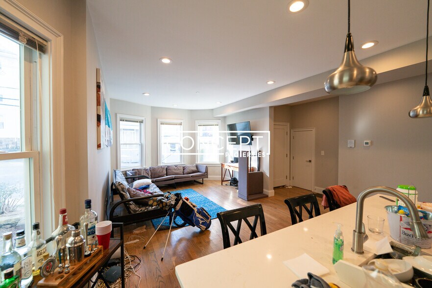 Building Photo - 50 Calumet St