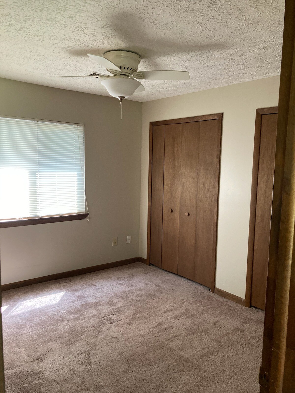 bedroom - 203 S Center St