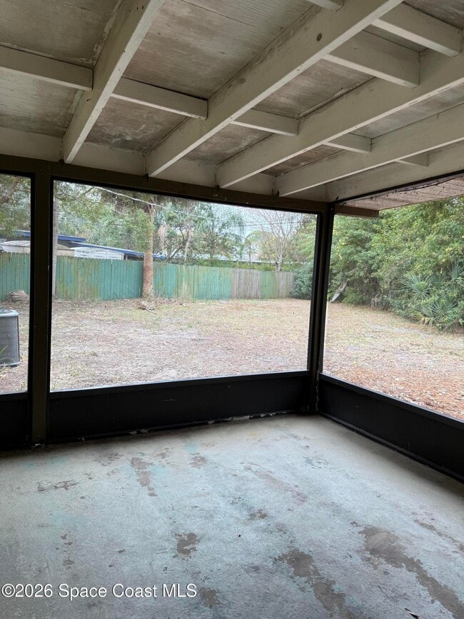 Building Photo - 1218 Willow Ln