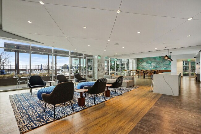 Building Photo - 943 Peachtree St NE