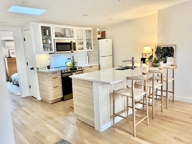 Building Photo - 316 Degraw St