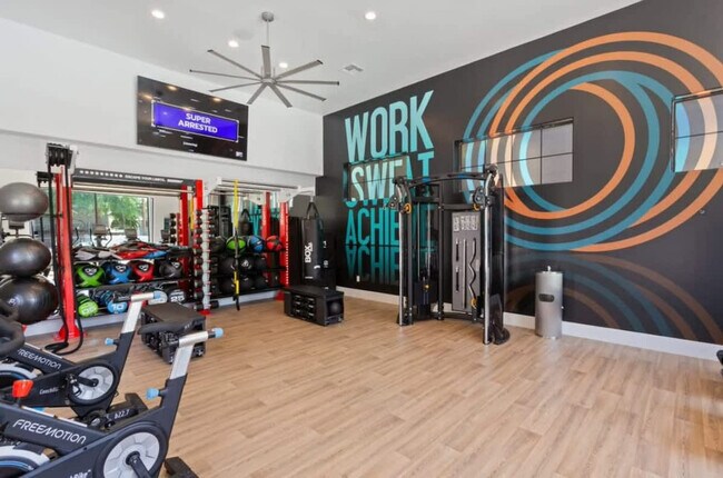 Building Photo - 875 W Pecos Rd