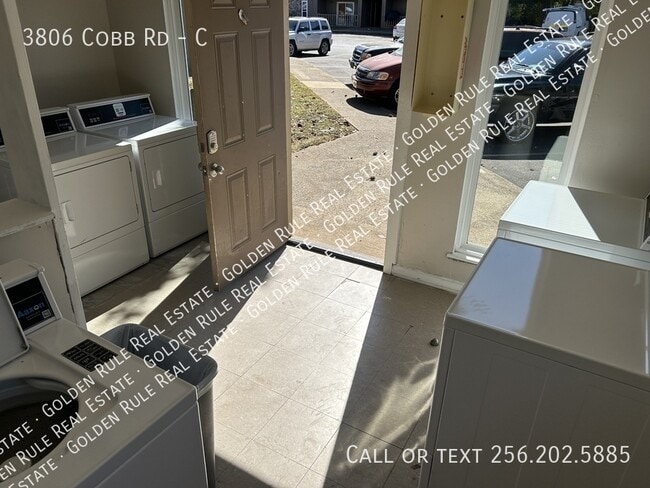 Building Photo - 3806 Cobb Rd