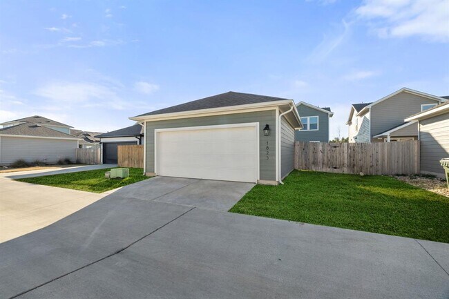 Building Photo - 1825 Harvest Knoll Ln