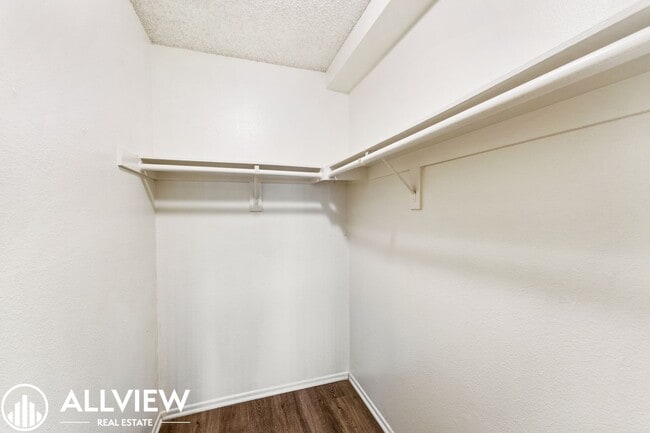 Building Photo - Coastal 1 Bed, 1 Bath Condo Available NOW ...