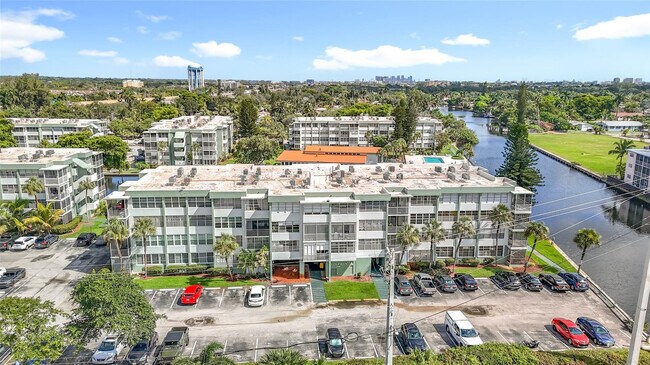 Building Photo - 2741 Taft St