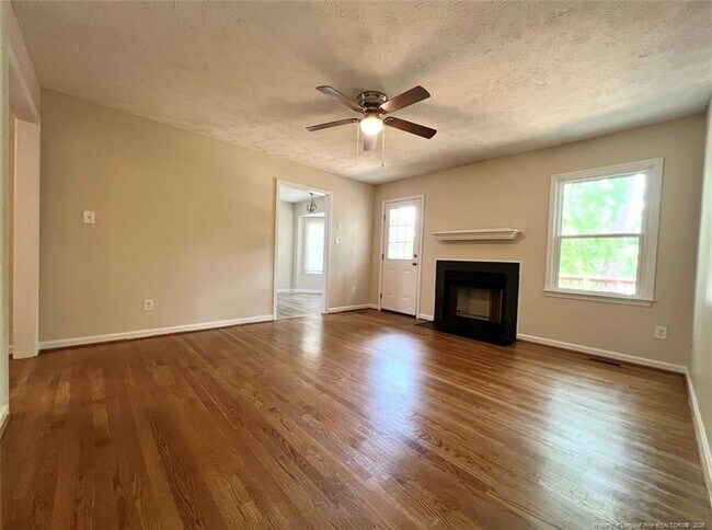Building Photo - 715 Ashburton Dr