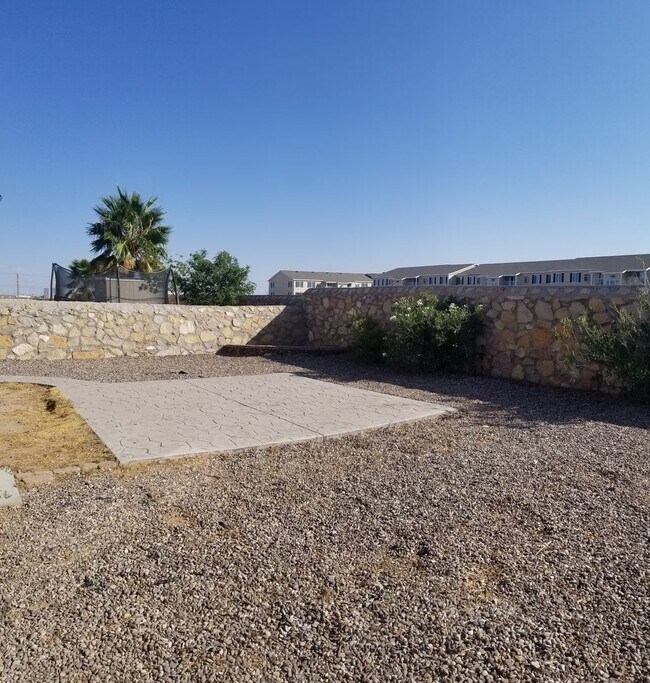 Building Photo - Charming 3 bedroom, 2 bath in Northeast El...