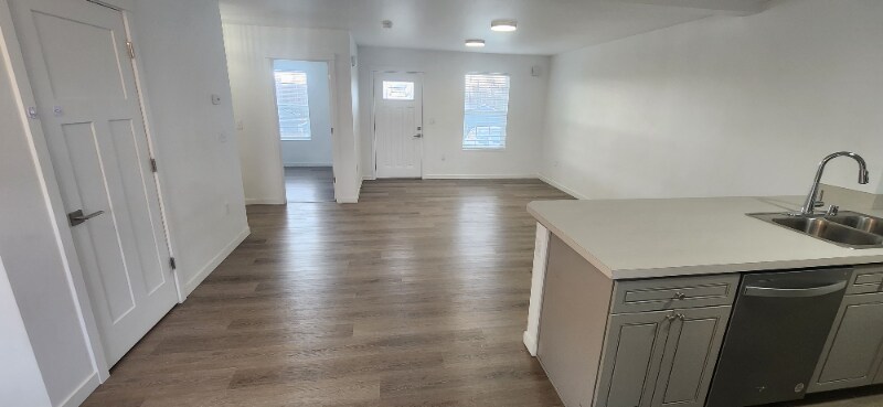Building Photo - 1635 S Pollywog Pl