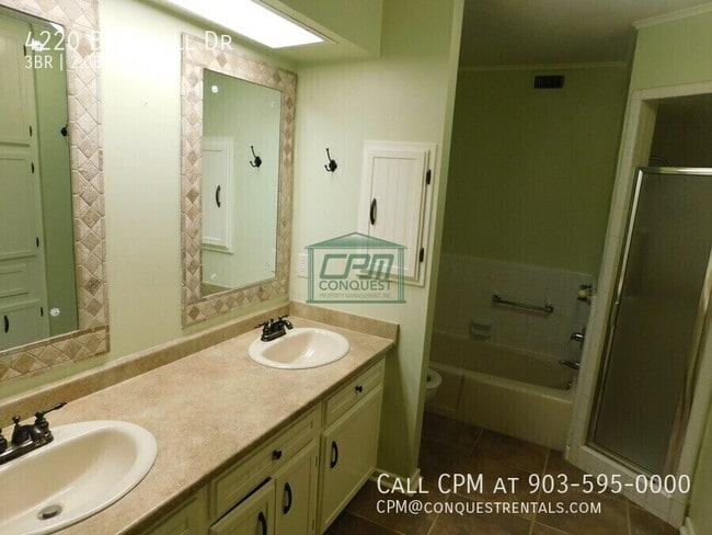 Building Photo - 4220 Birdwell Dr