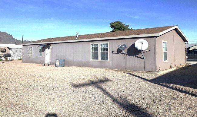 Building Photo - 3+2 Split Floor plan home in New Kingman