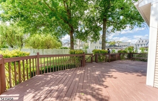 Building Photo - 10 Marco Polo Ct