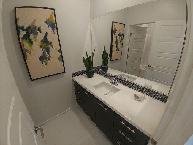 Building Photo - Your New Sanctuary Awaits!