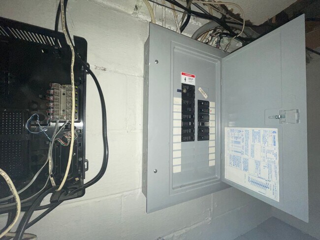 Building Photo - COMING SOON! This is a Lease-to-Own – Not ...