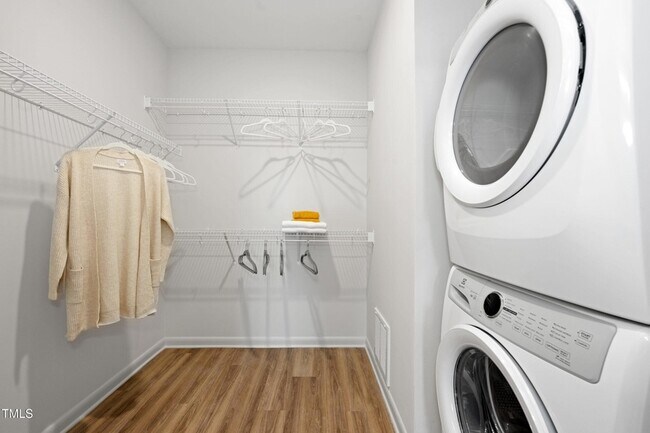 Building Photo - 211 Hammond Center Dr