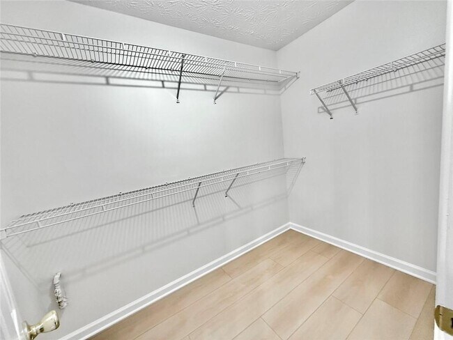 Building Photo - 1070 Rafington Dr