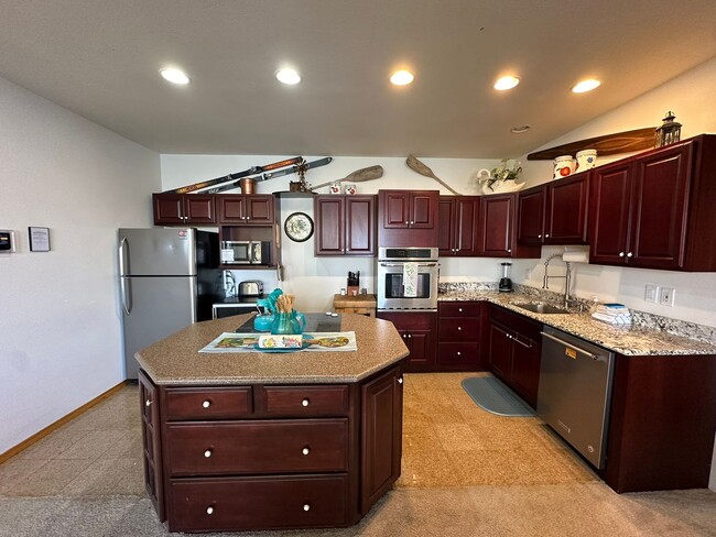 Building Photo - Fully Furnished Home in Chelan!  Half off ...