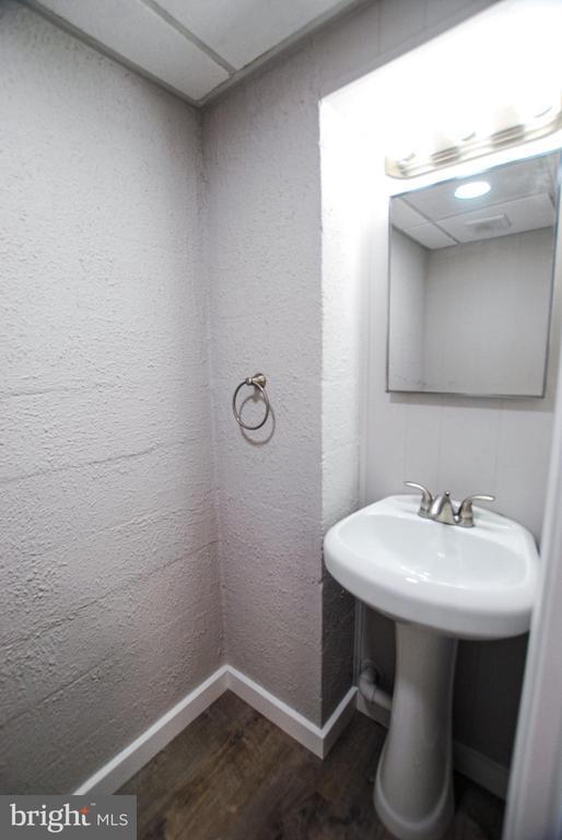 Building Photo - 8512 Hydra Ln