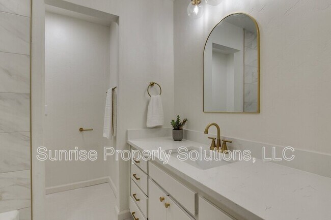 Building Photo - 1309 NW 106th St