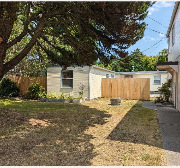 Building Photo - 3785 G St