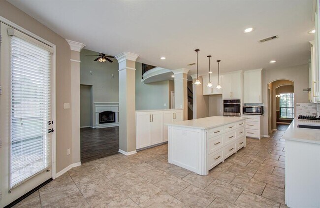 Building Photo - 13719 Kingston River Ln