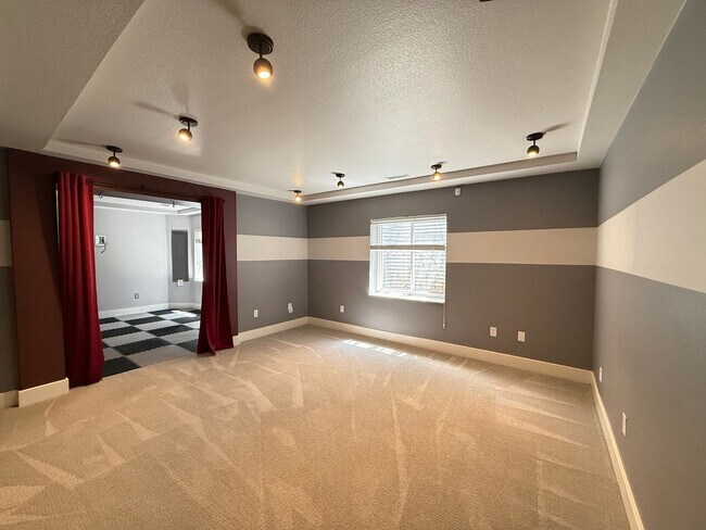 Building Photo - Your Colorado Oasis Awaits! 4 Bed, 3.5 Bat...