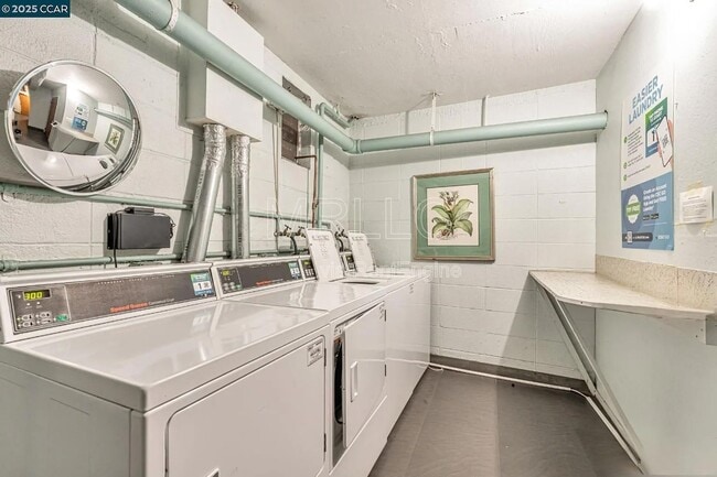 Building Photo - 233 Orange St