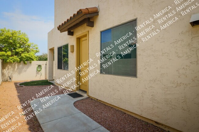 Building Photo - 544 N Alma School Rd