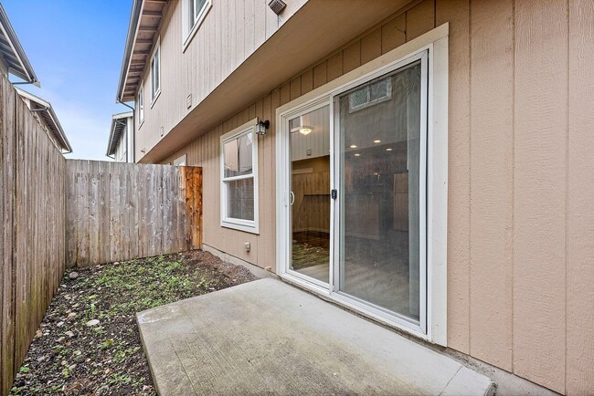 Building Photo - Invest LLC 4330