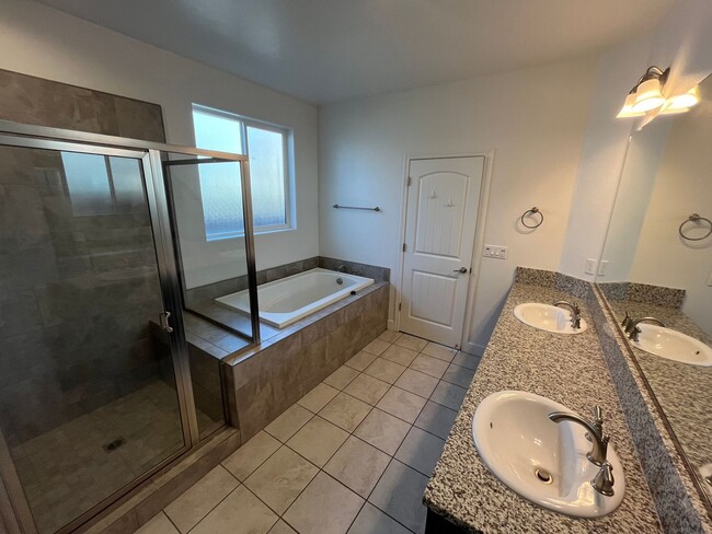 Building Photo - 1037 Shultz Ln