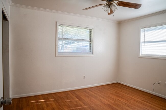 Building Photo - 213 Birch Dr
