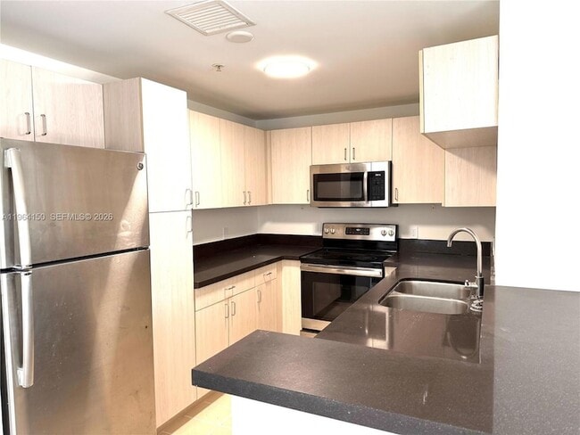 Building Photo - 185 SE 14th Terrace