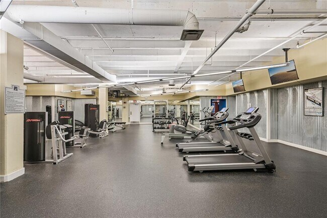 Building Photo - 151 E Washington St