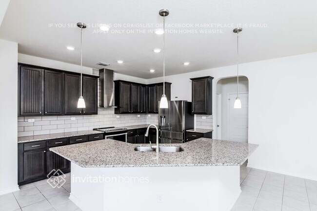 Building Photo - 5111 Escudero
