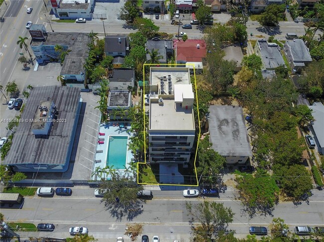 Building Photo - 568 NE 66th St
