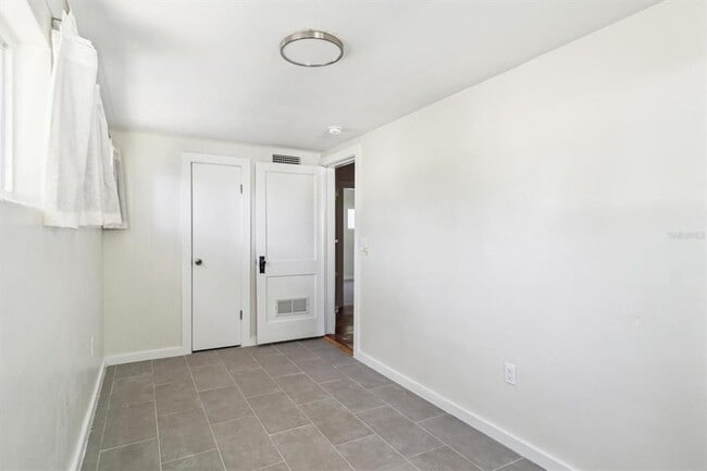 Building Photo - 2114 NW 7th Terrace