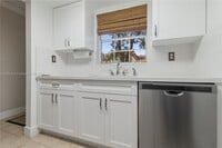 Building Photo - 8600 SW 109th Ave