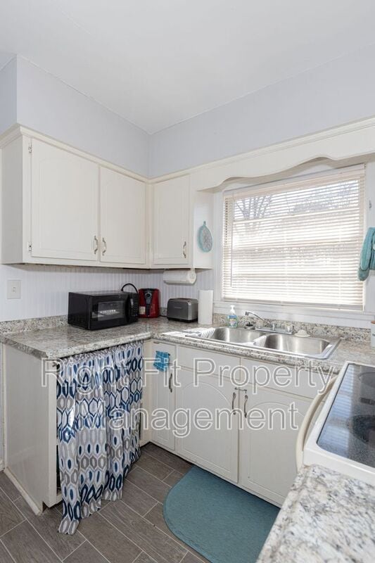 Building Photo - 4201 Searcy St