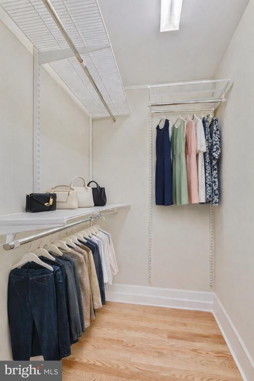 Building Photo - 502 W Broad St