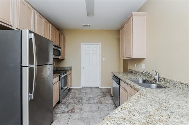 Building Photo - 7504 Quail Springs Dr