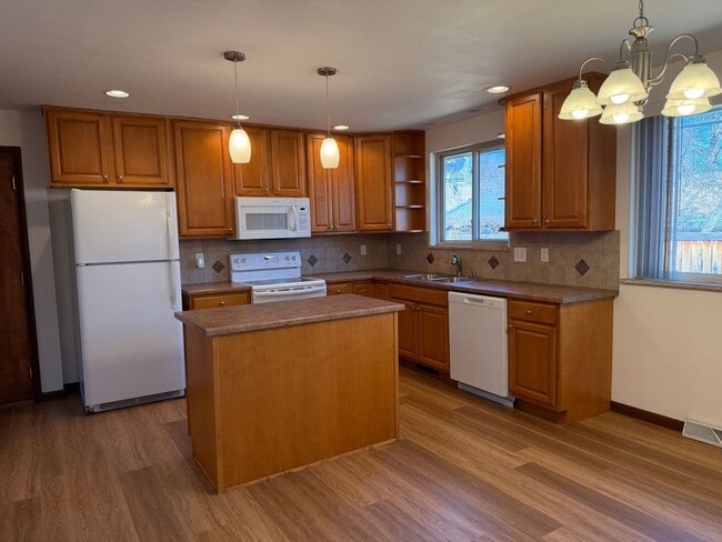 Building Photo - Open and Bright 3BD Home in Desirable Boulder Neighborhood