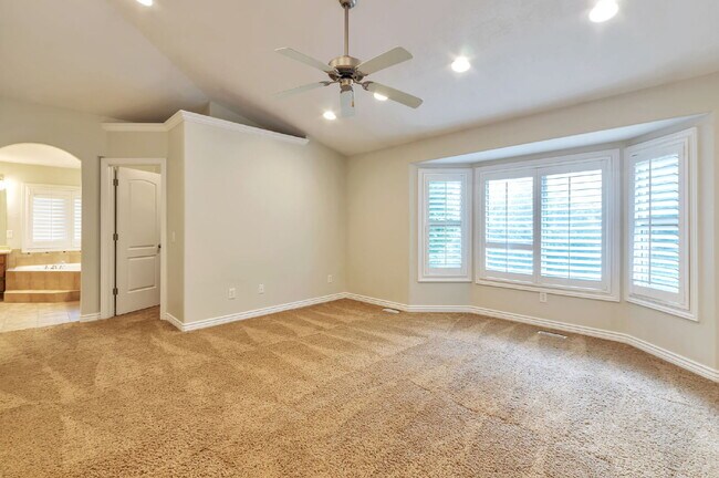 Building Photo - AVAILABLE NOW  — SPACIOUS & BEAUTIFUL Bountiful Meadows Home. 4 BED 3 BATH SIGNLE FAMILY HOME