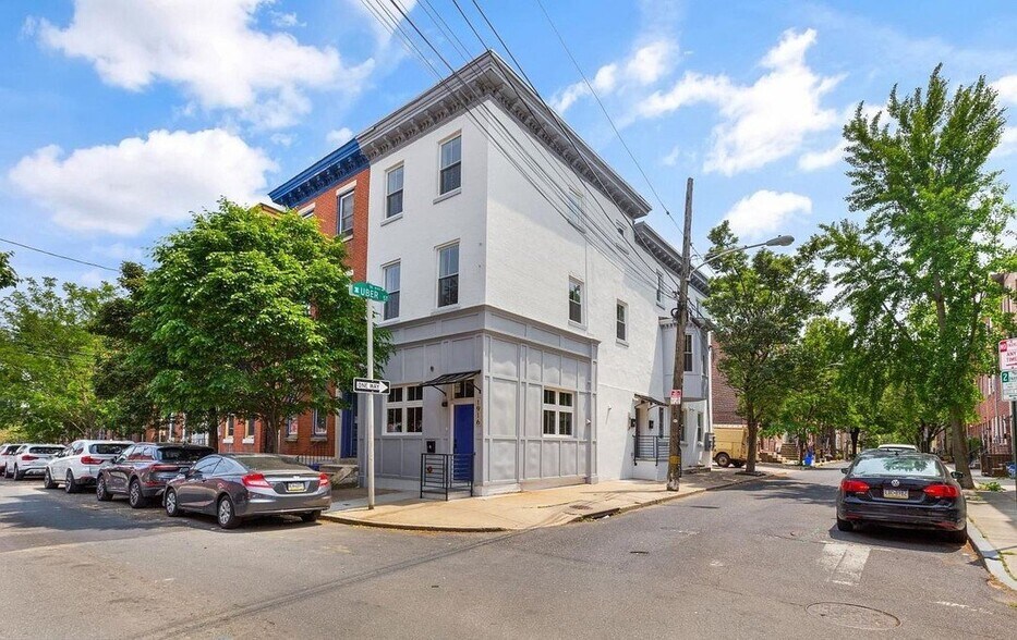 Building Photo - 1916 Poplar St