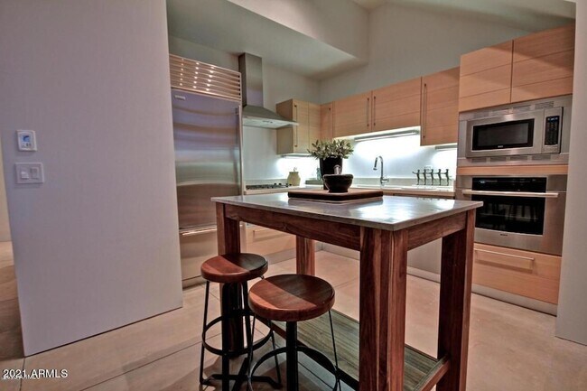 Building Photo - 4747 N Scottsdale Rd