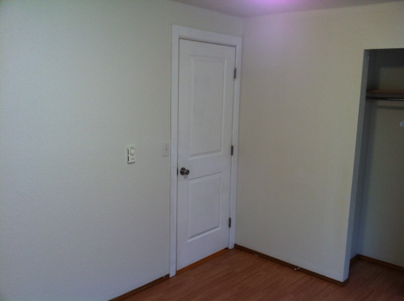 Building Photo - 736 22nd St NE