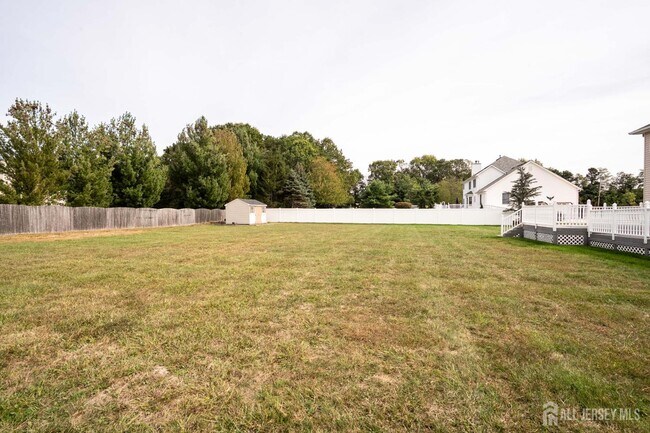 Building Photo - 27 Samantha Dr