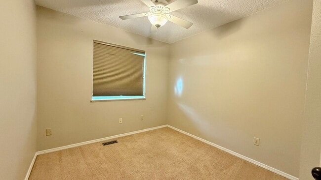Building Photo - Northwest Colorado Springs Gem Near Trails...