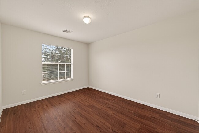 Building Photo - 726 Horseshoe Springs Ln