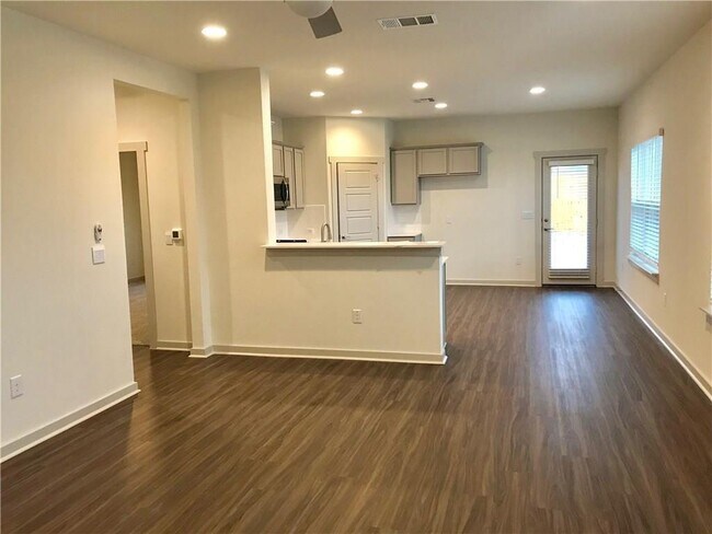 Building Photo - 8201 Linnie Ln
